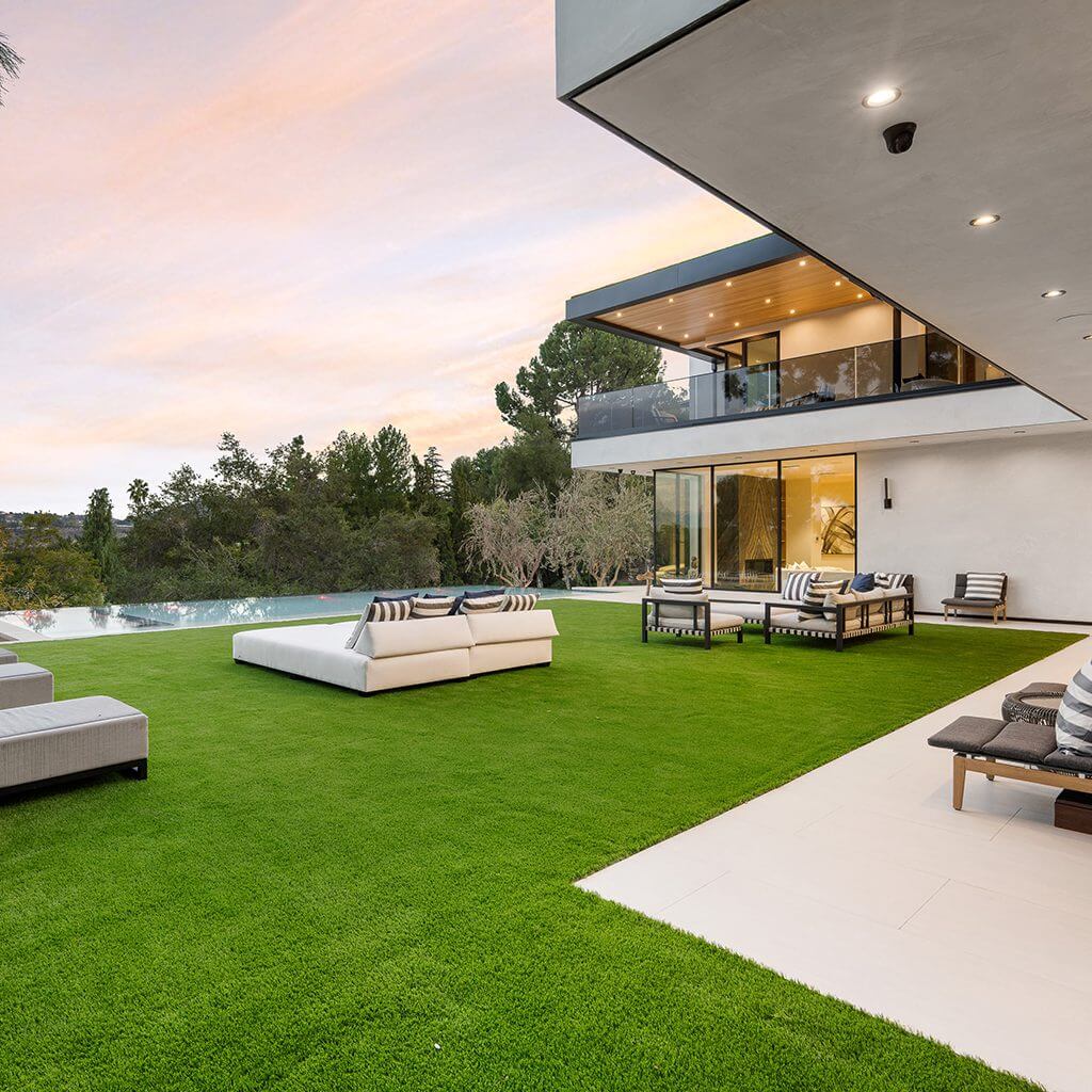 Premium Lawn care holder outdoor